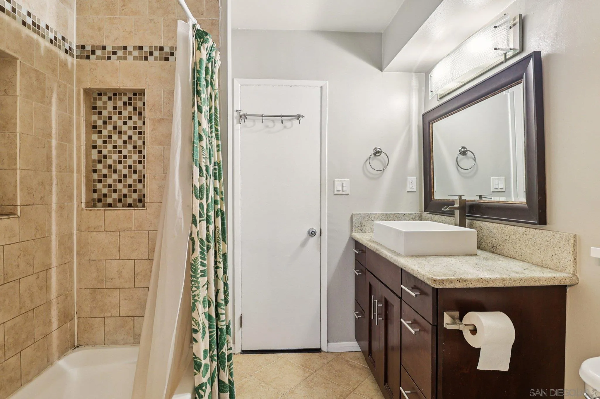 2266 Grand Unit 23
