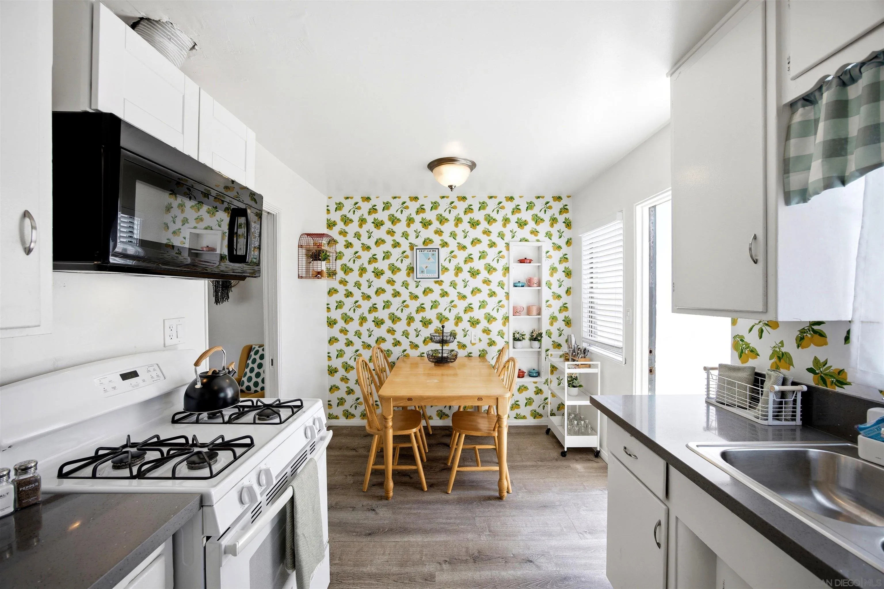 1057-1063 Grand Ave