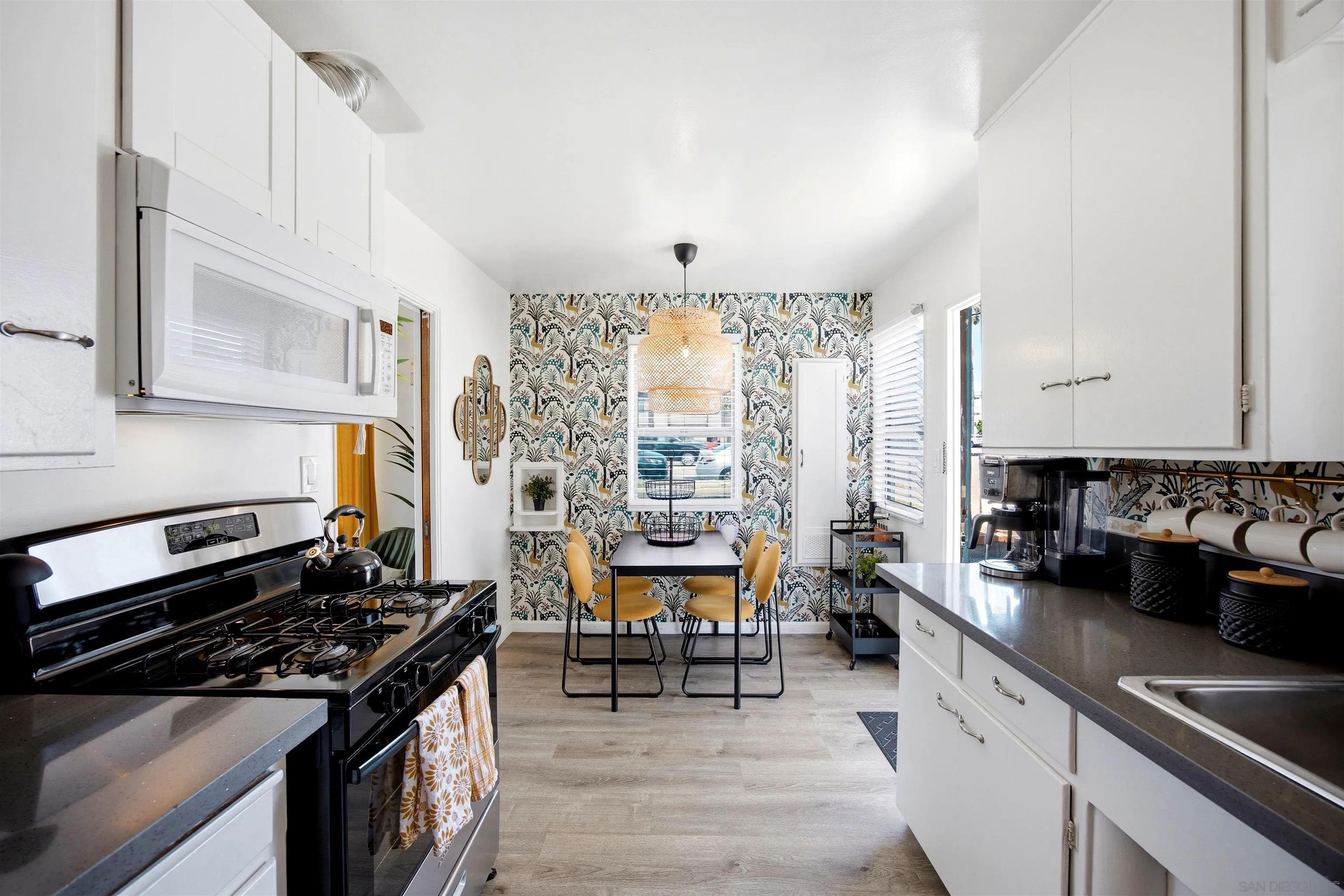 1057-1071 Grand Ave