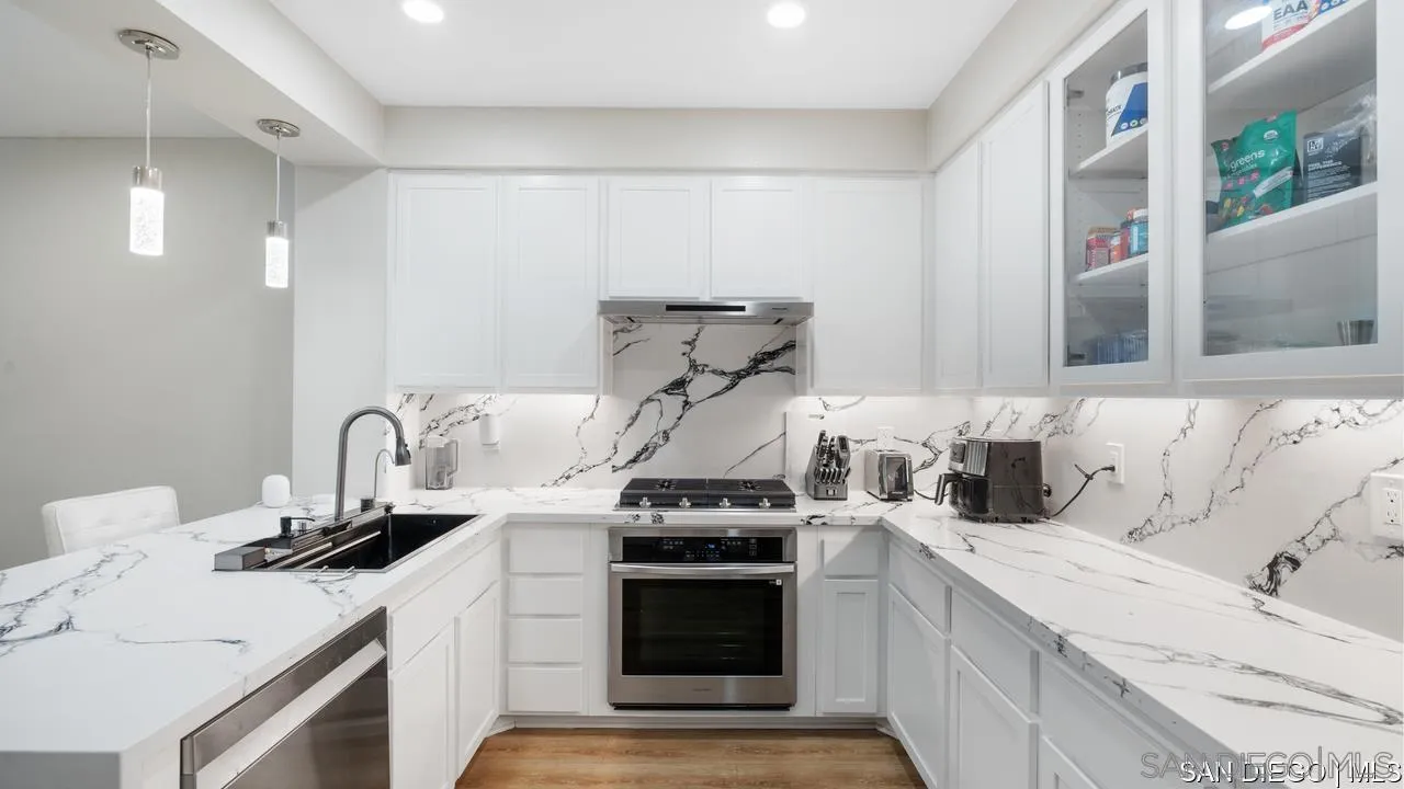 8301 Rio San Diego DR Unit: 7