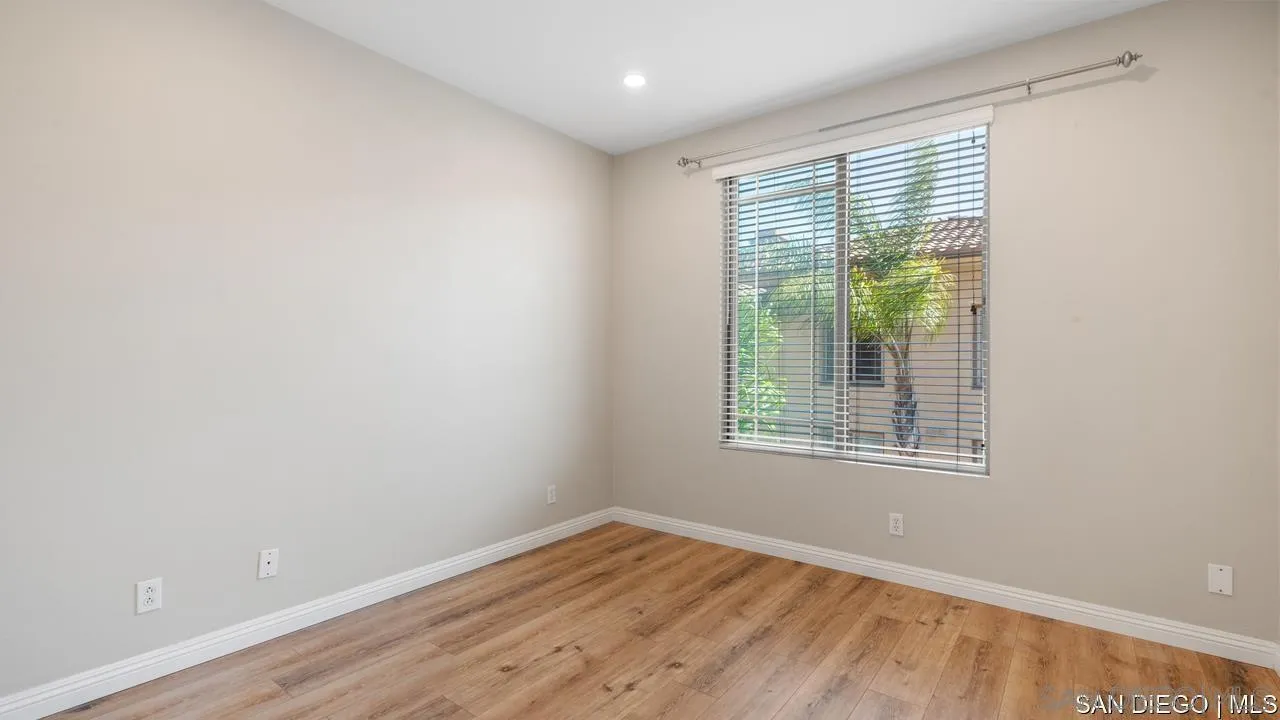 8301 Rio San Diego DR Unit: 7