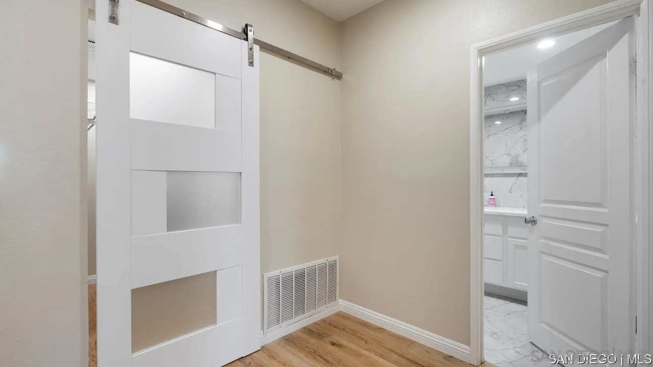 8301 Rio San Diego DR Unit: 7