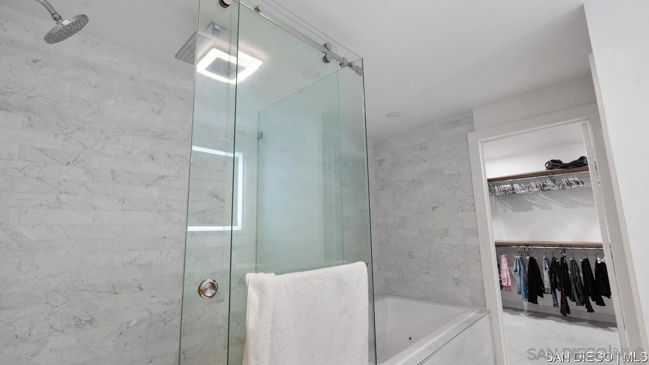 8301 Rio San Diego DR Unit: 7