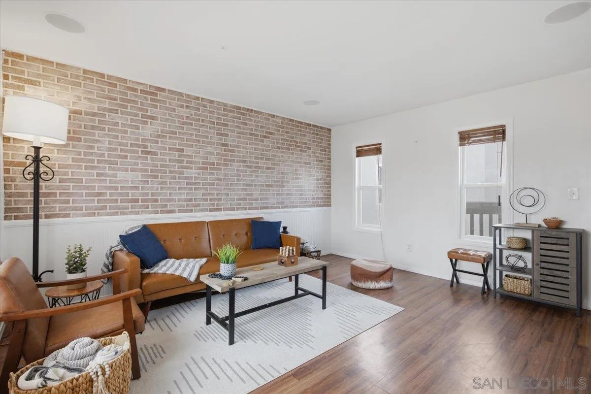 6735 Amherst Unit 5