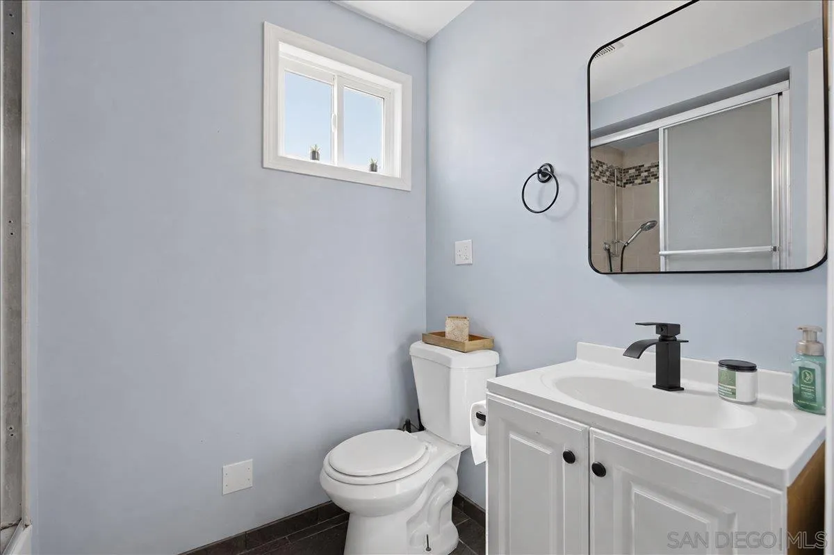 6735 Amherst Unit 5