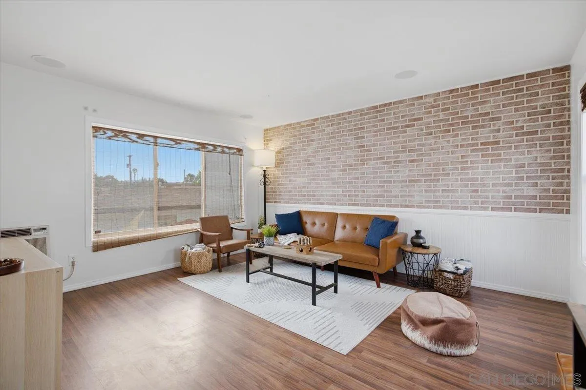 6735 Amherst Unit 5