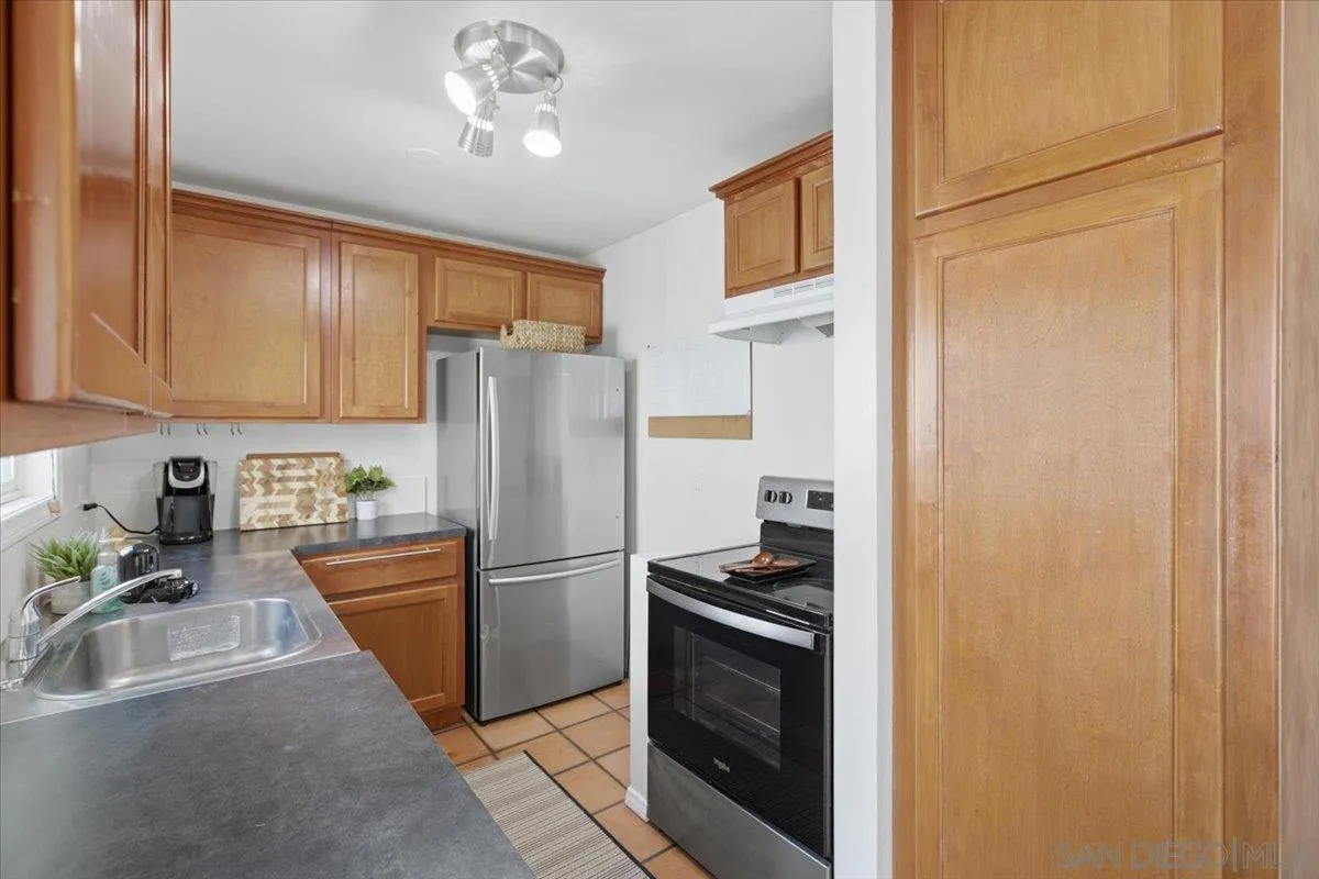 6735 Amherst Unit 5