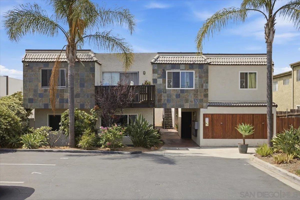6735 Amherst Unit 5