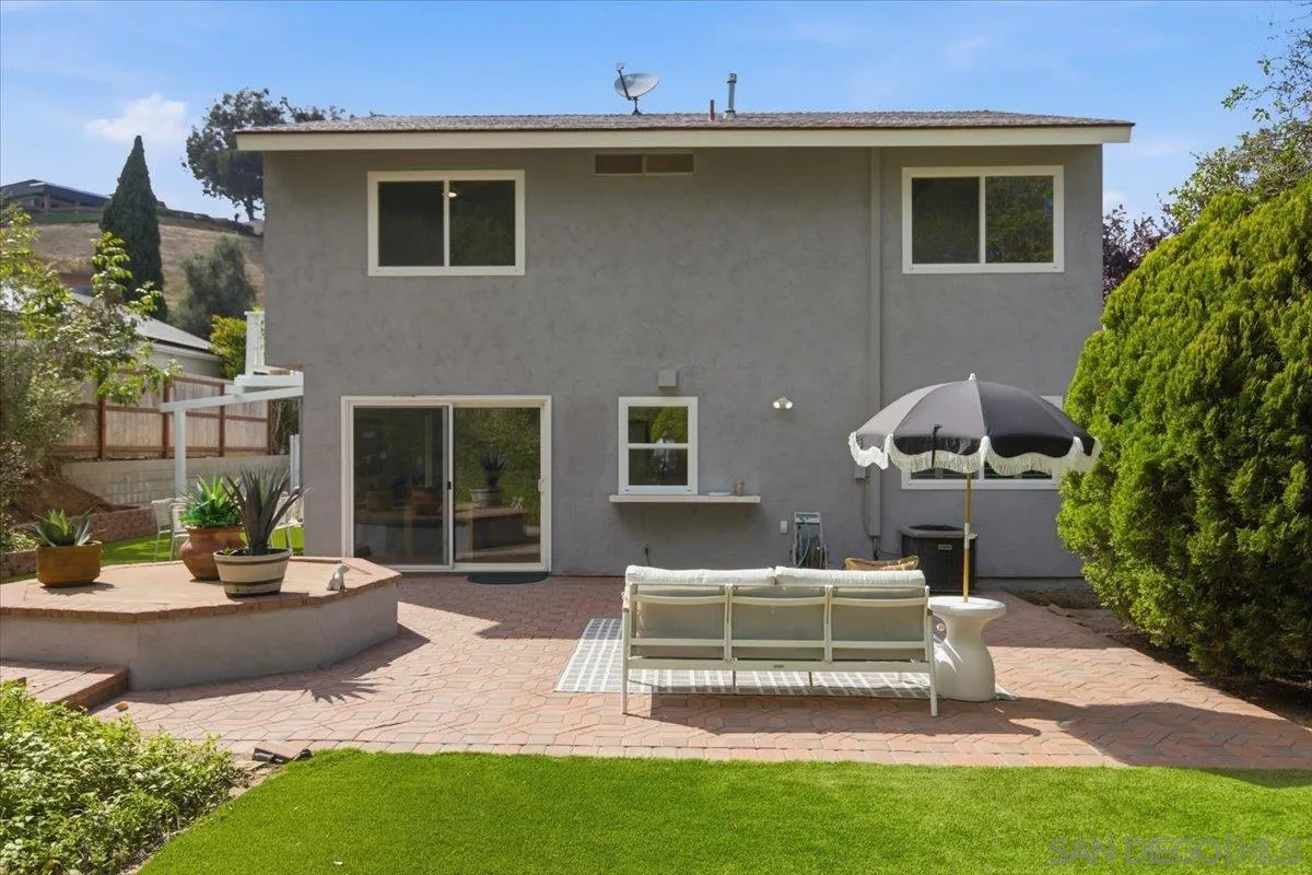 6783 Robbins Way