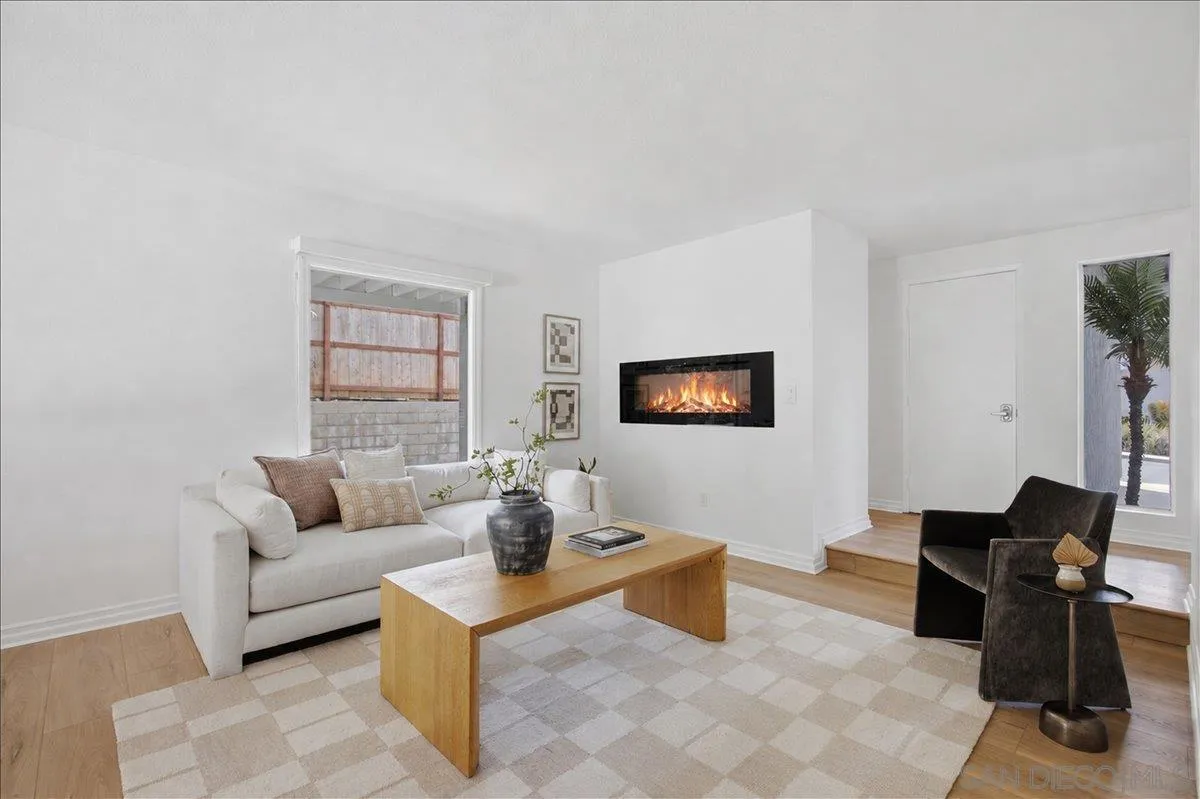 6783 Robbins Way