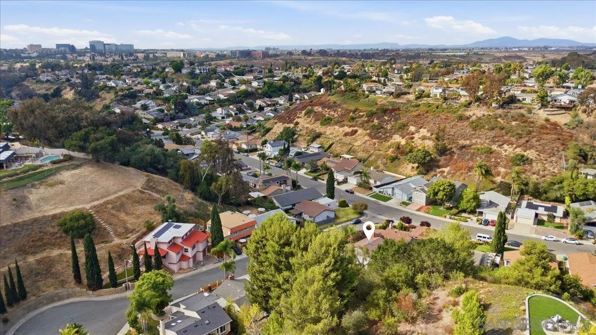 6783 Robbins Way