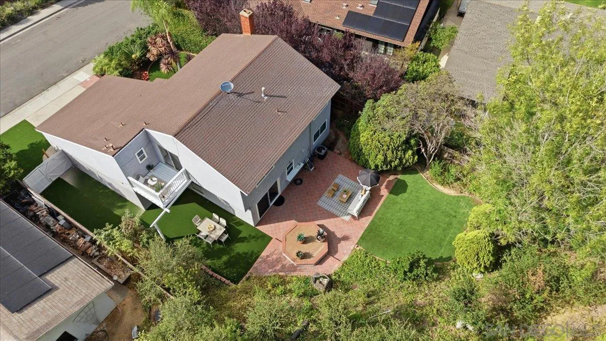 6783 Robbins Way