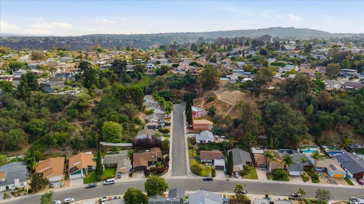 6783 Robbins Way