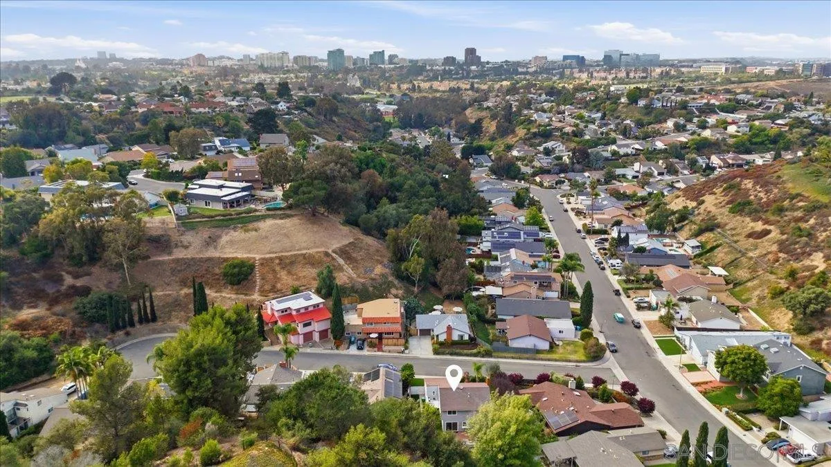 6783 Robbins Way