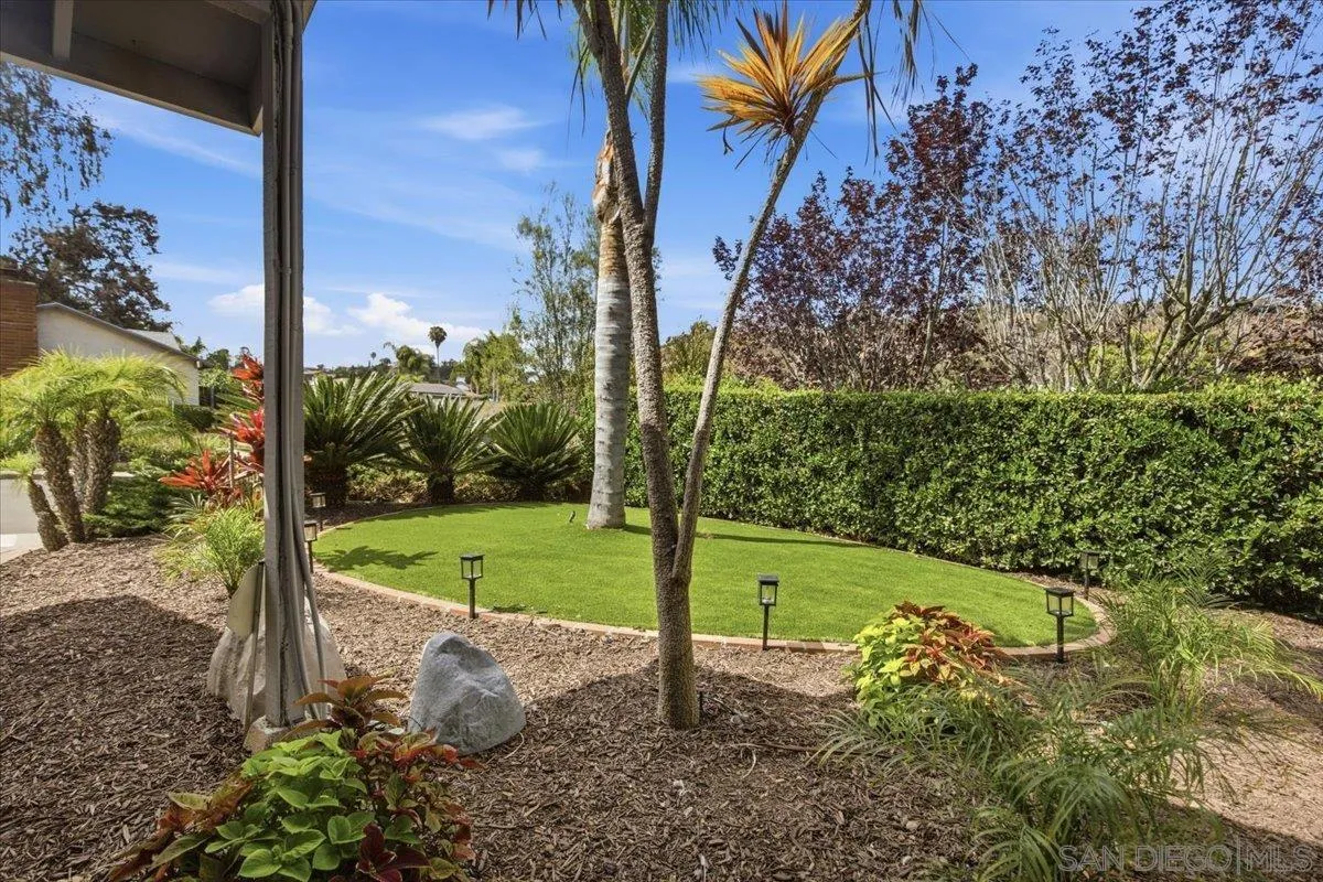 6783 Robbins Way
