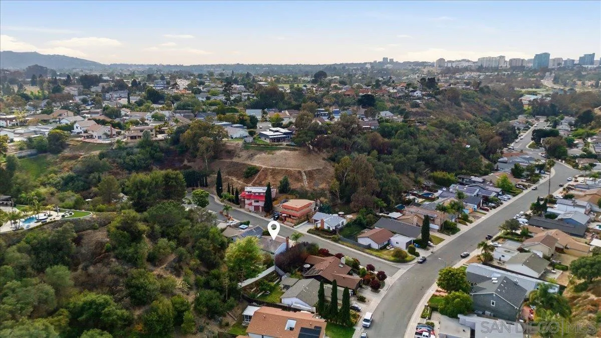 6783 Robbins Way