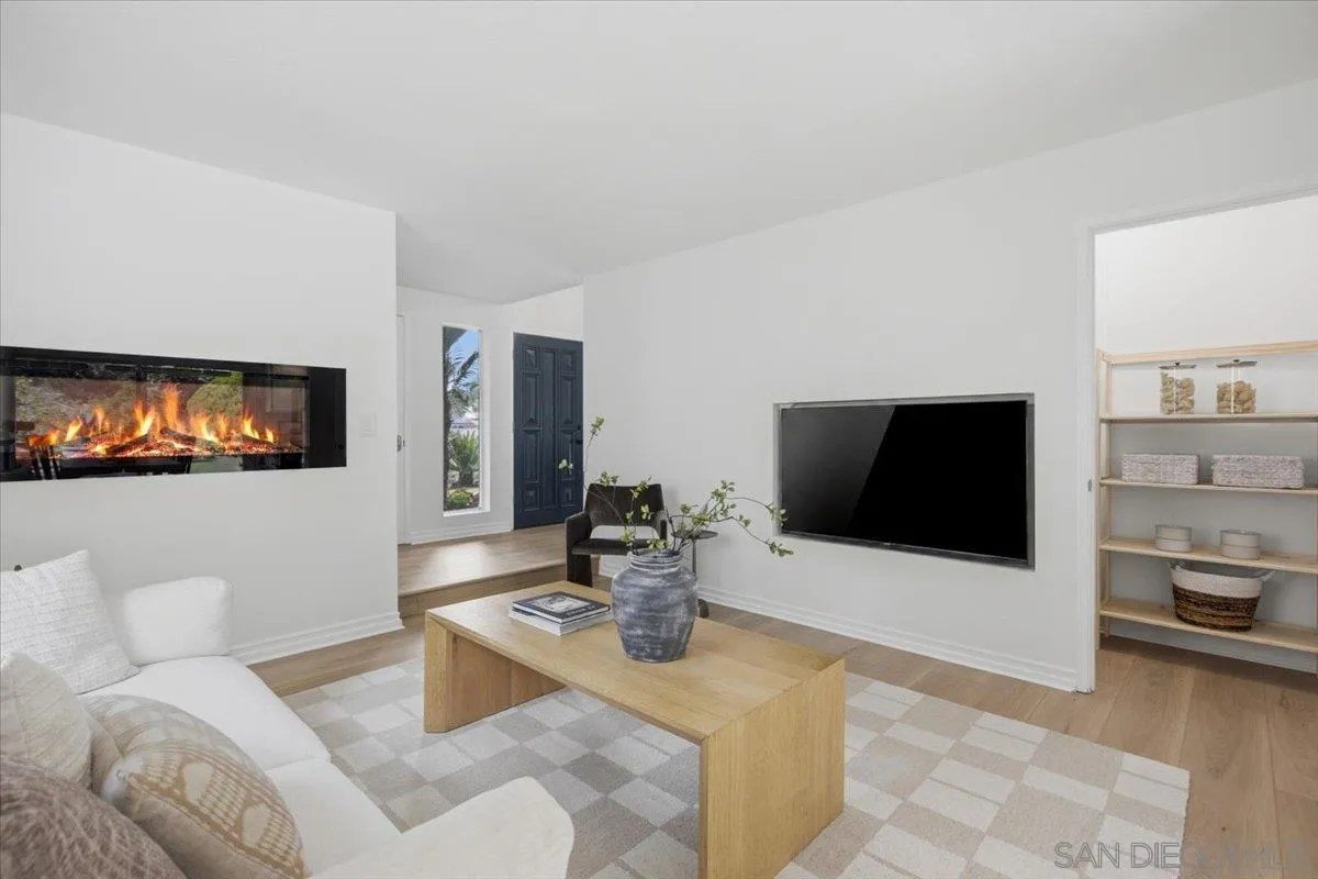 6783 Robbins Way