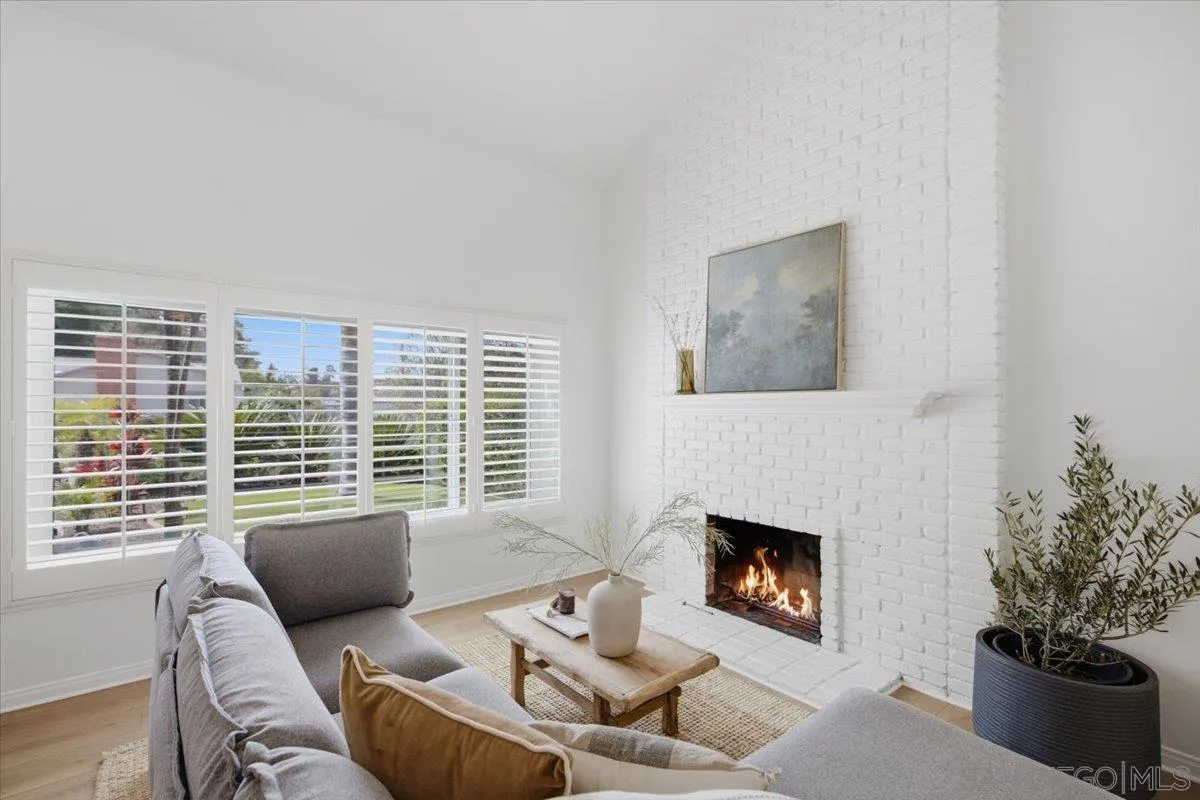 6783 Robbins Way