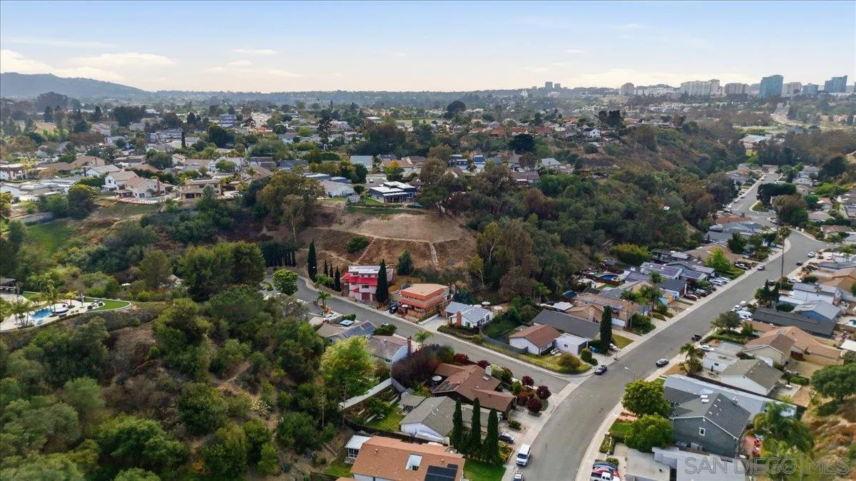 6783 Robbins Way