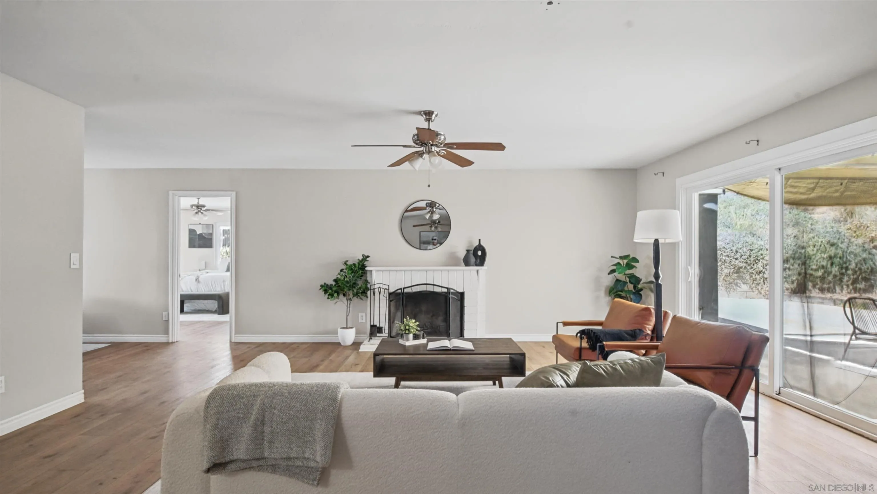 10958 Gayola Dr