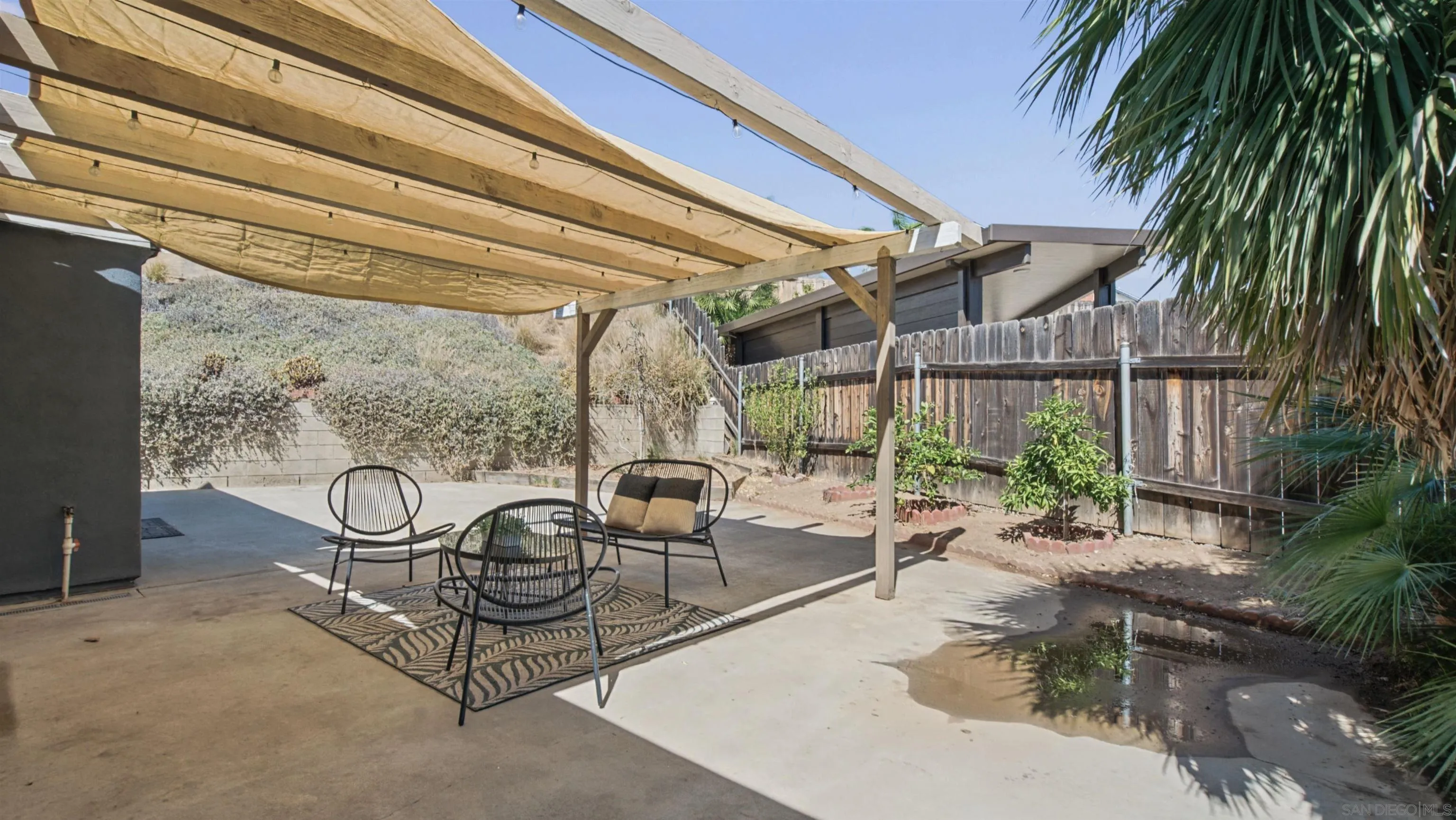 10958 Gayola Dr
