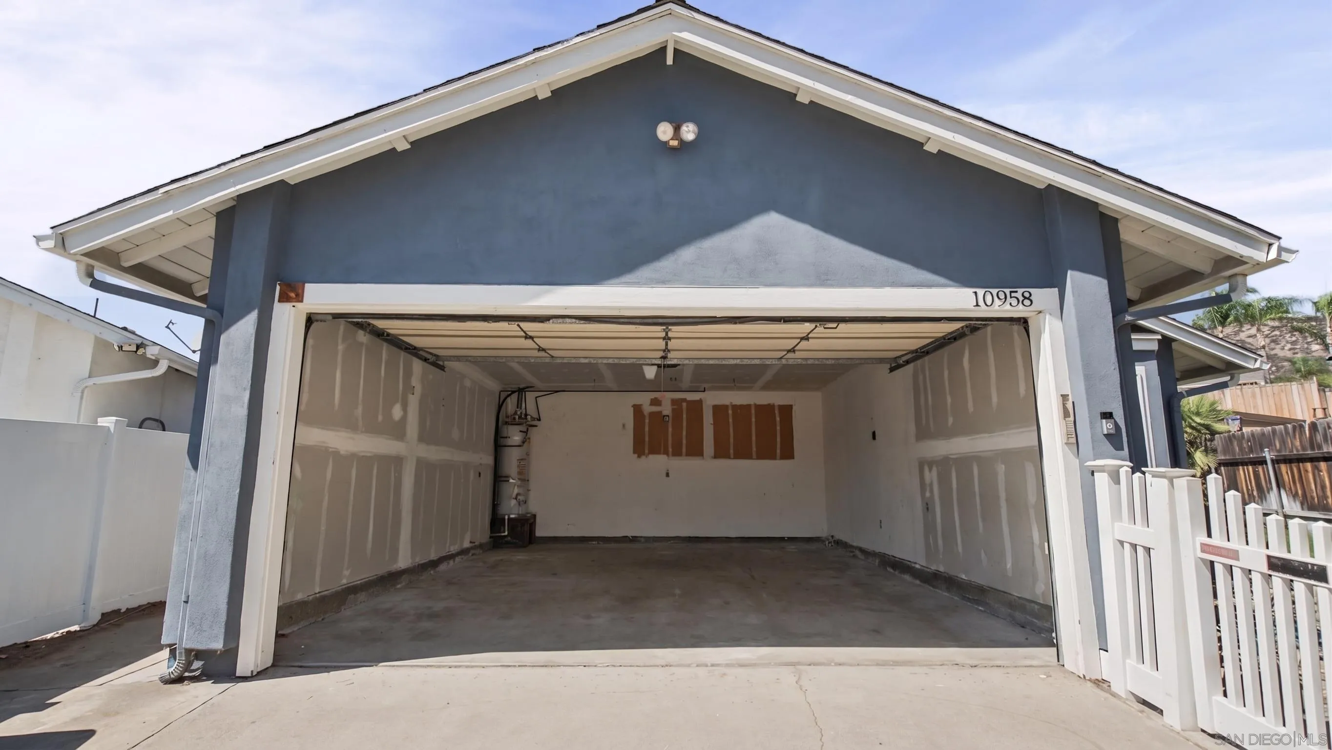 10958 Gayola Dr