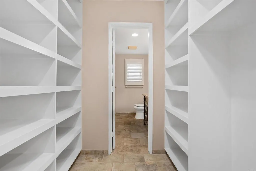 4015 Via Serra