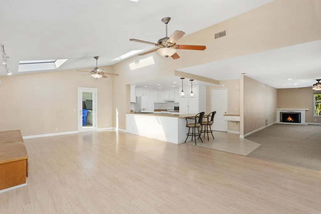 4015 Via Serra