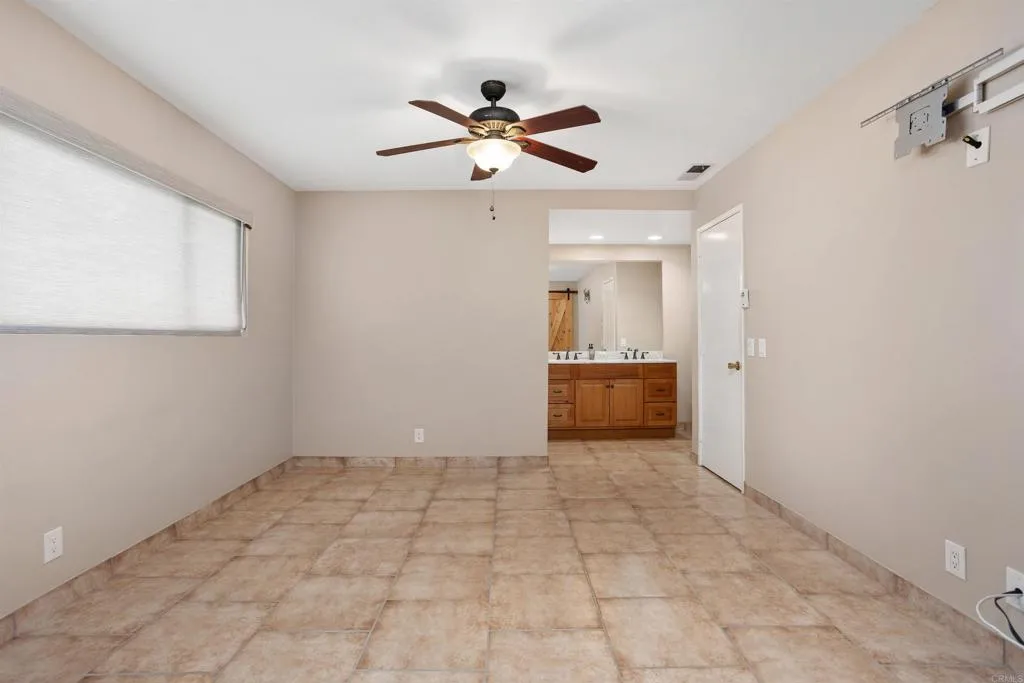 4015 Via Serra