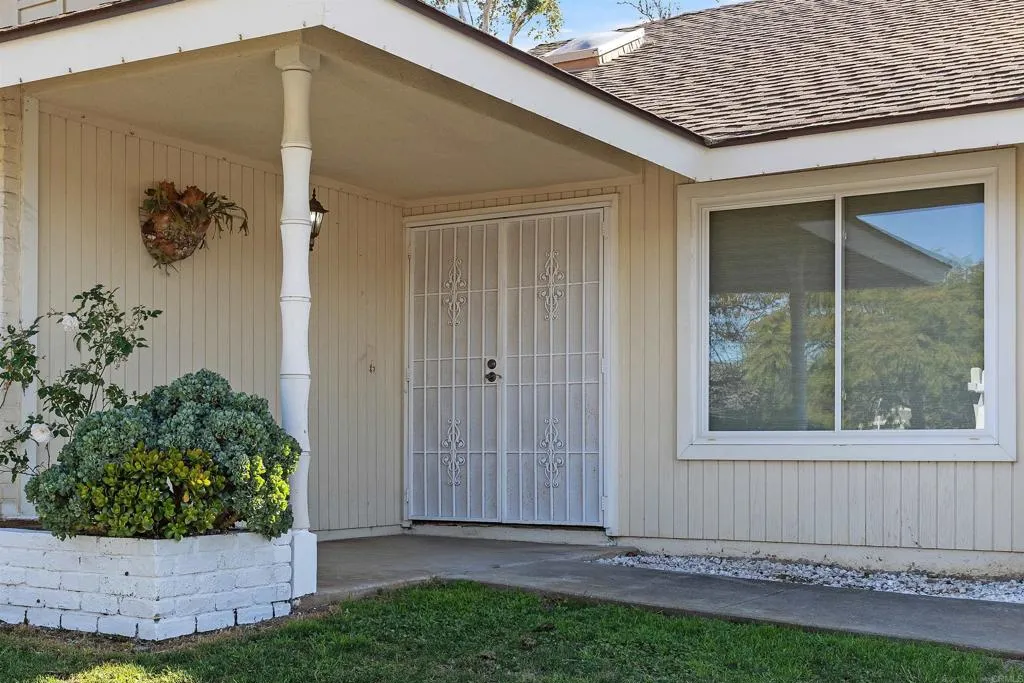 4015 Via Serra