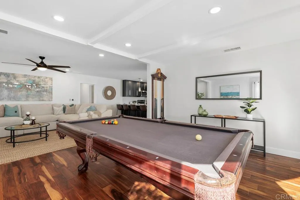 561 Seaview Place