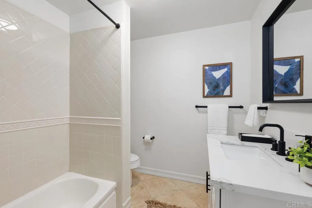 561 Seaview Place