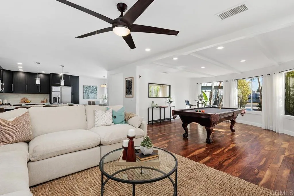 561 Seaview Place