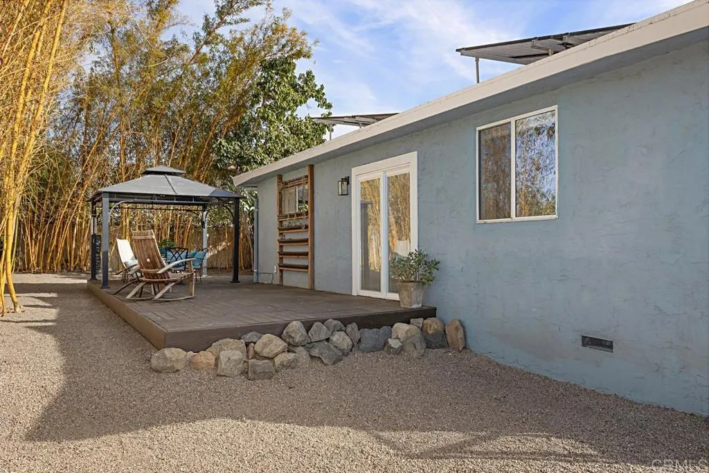 561 Seaview Place