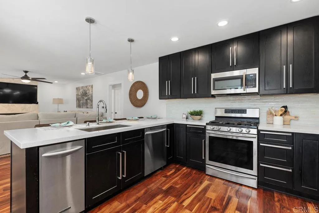 561 Seaview Place