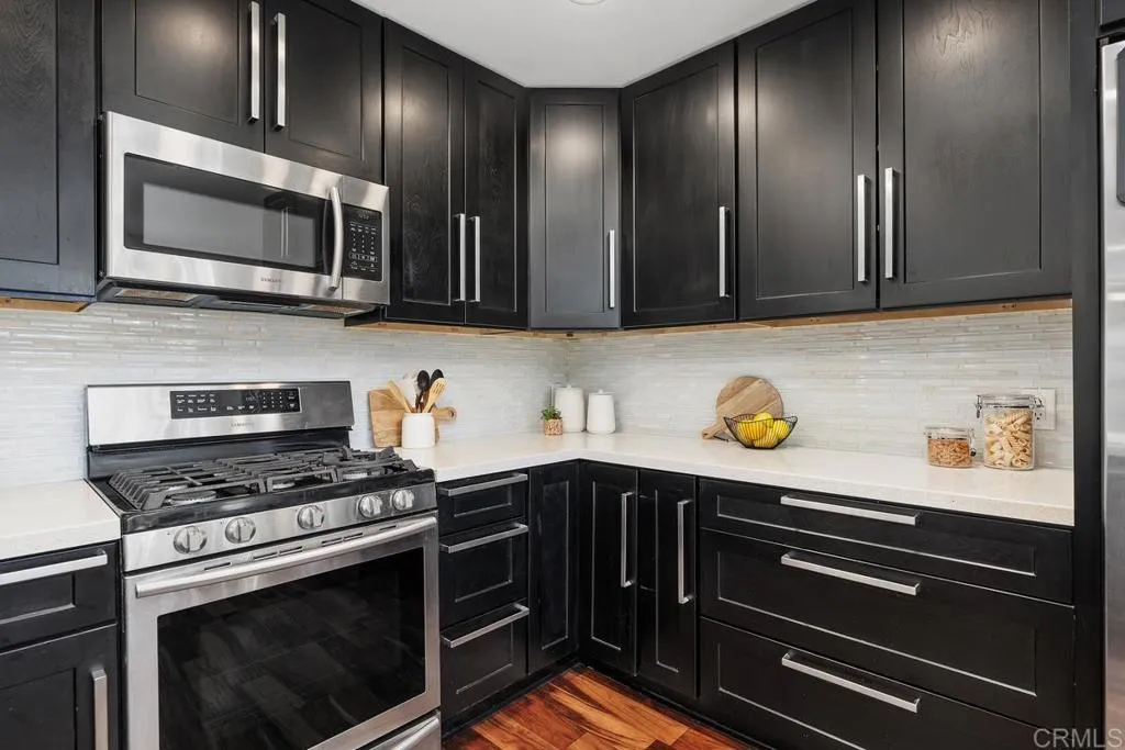 561 Seaview Place