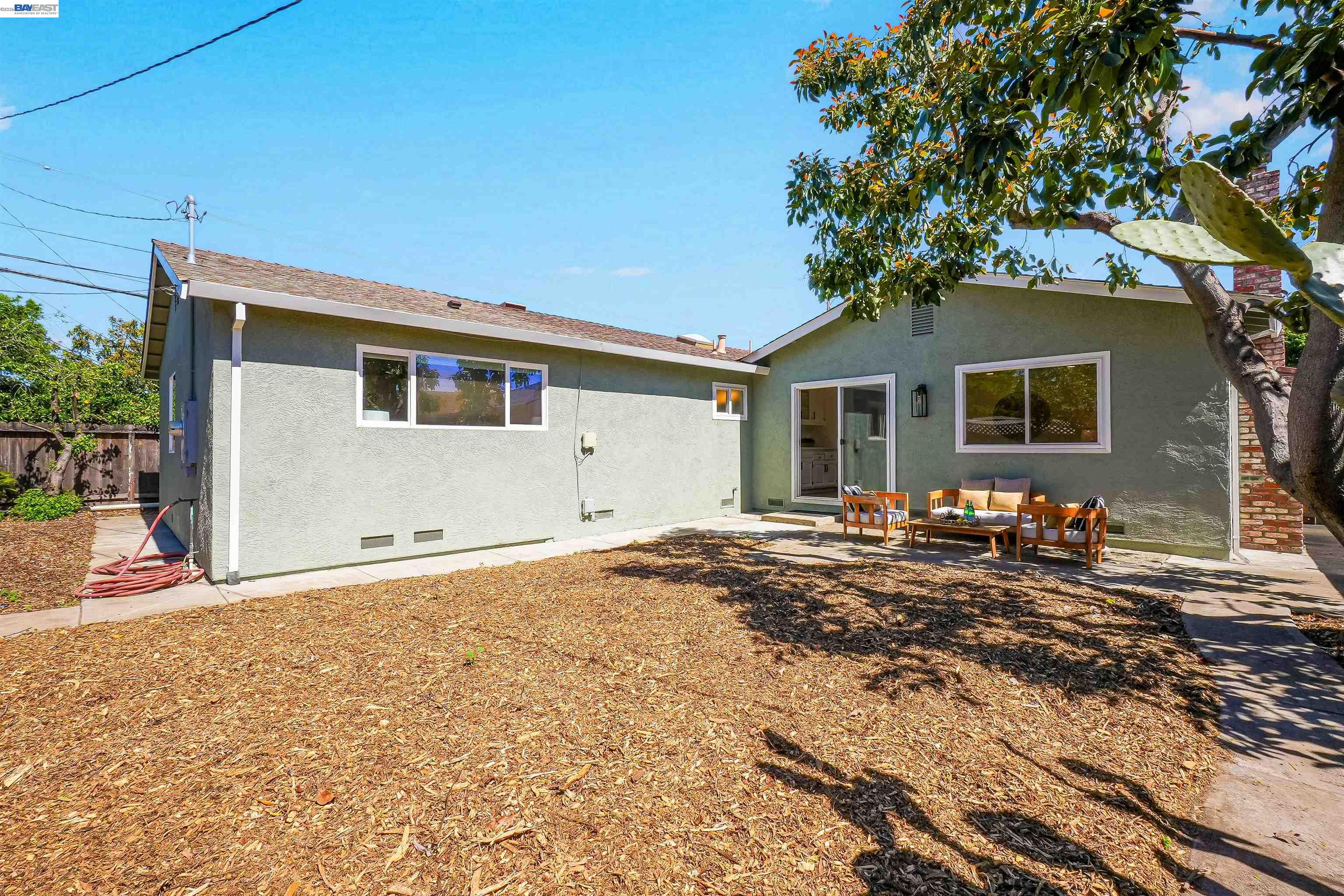 4325 Lorren Dr