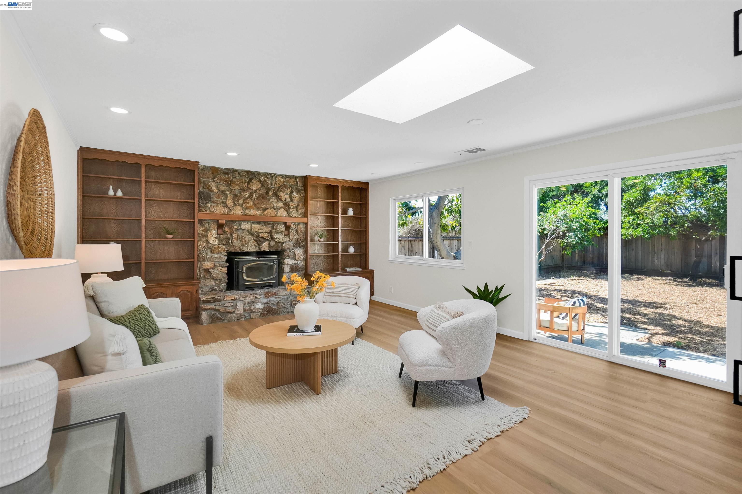 4325 Lorren Dr
