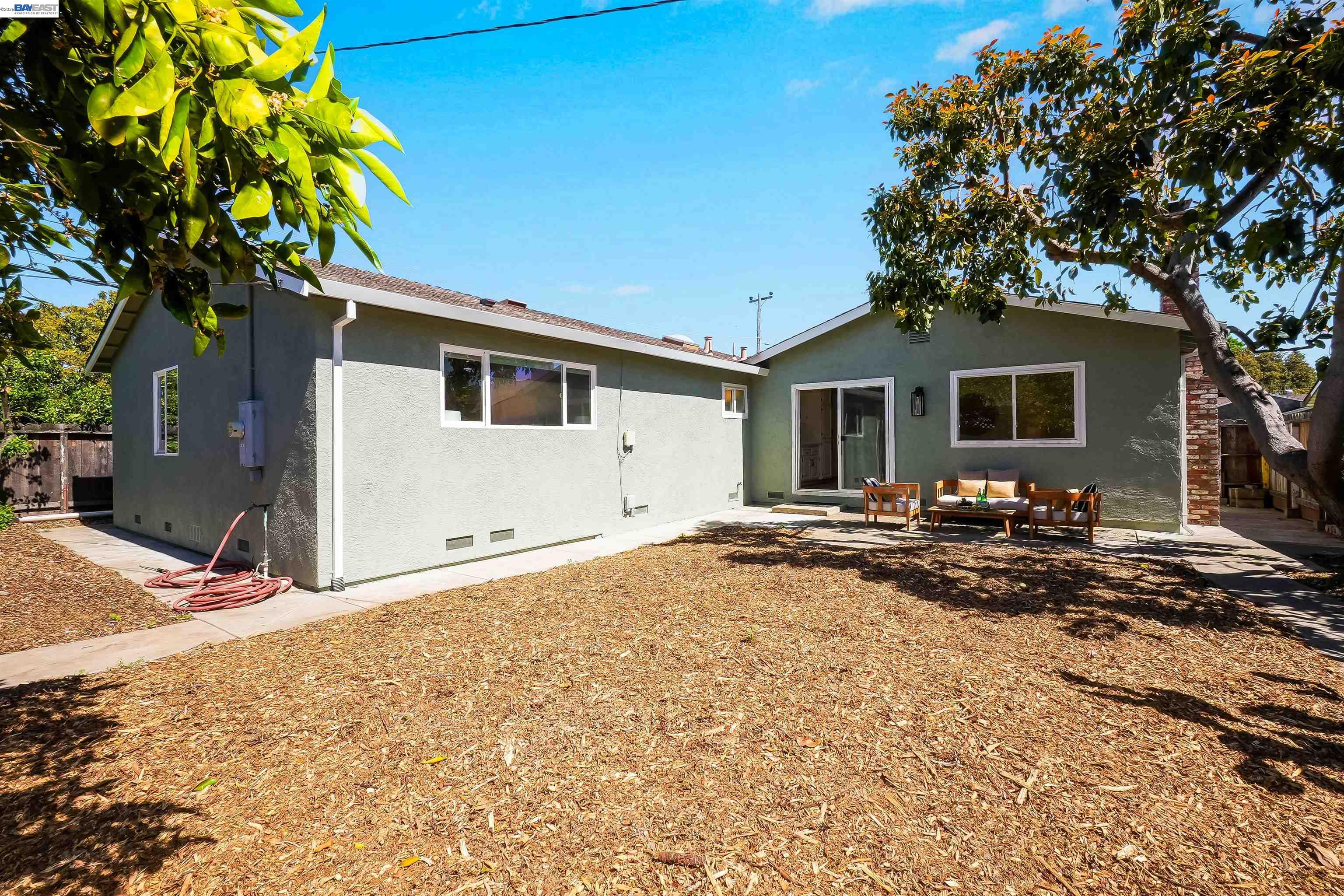 4325 Lorren Dr