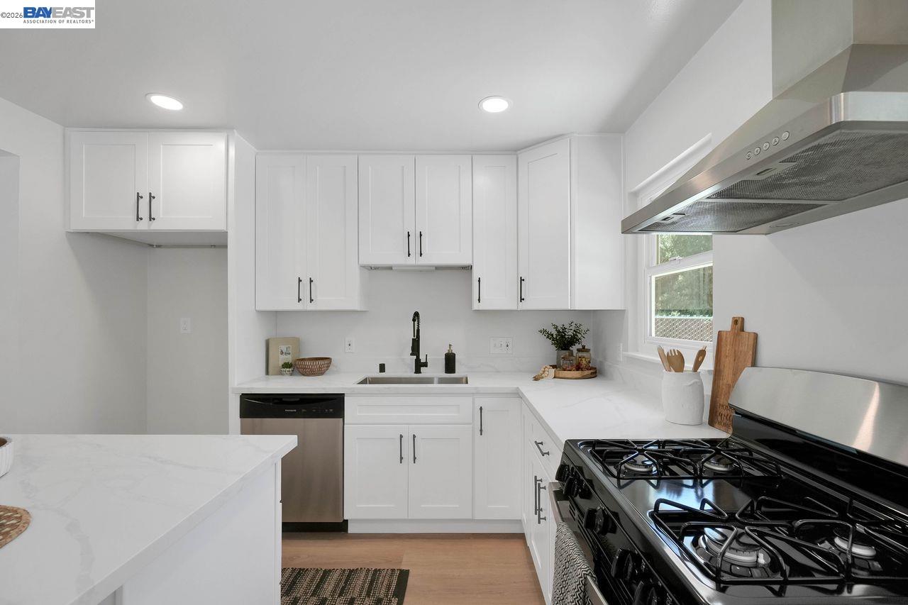 33327 2Nd St
