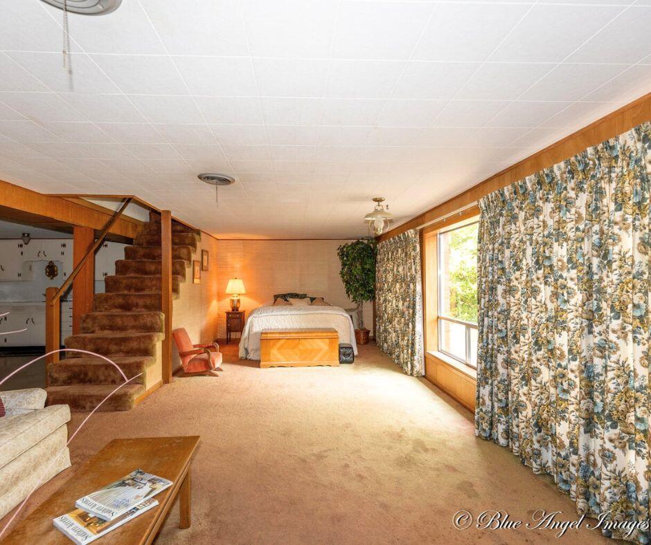 1402 W First Street
