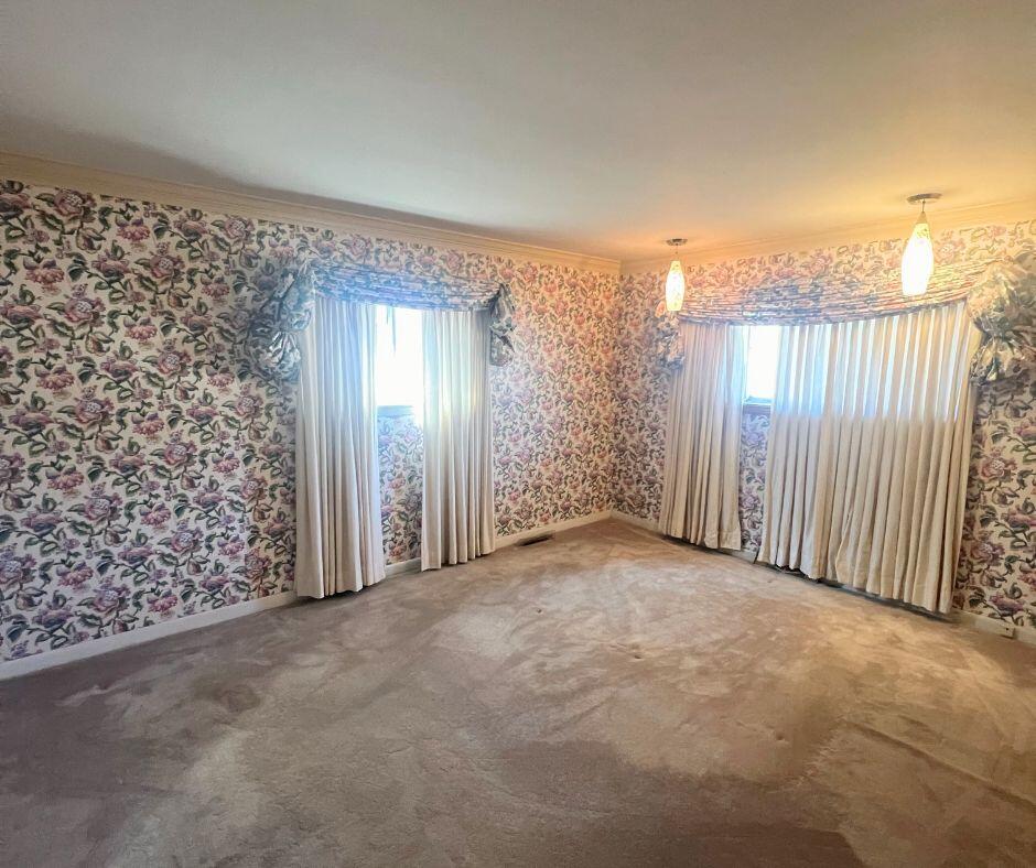 1402 W First Street