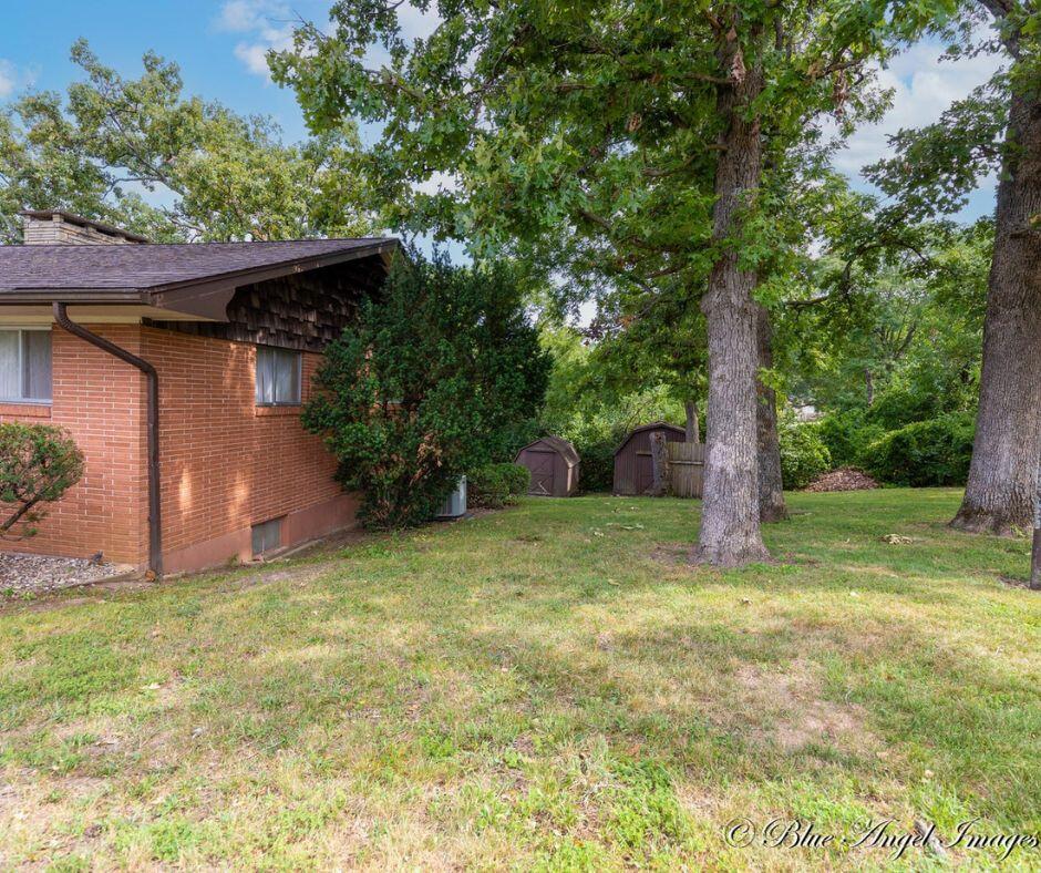 1402 W First Street