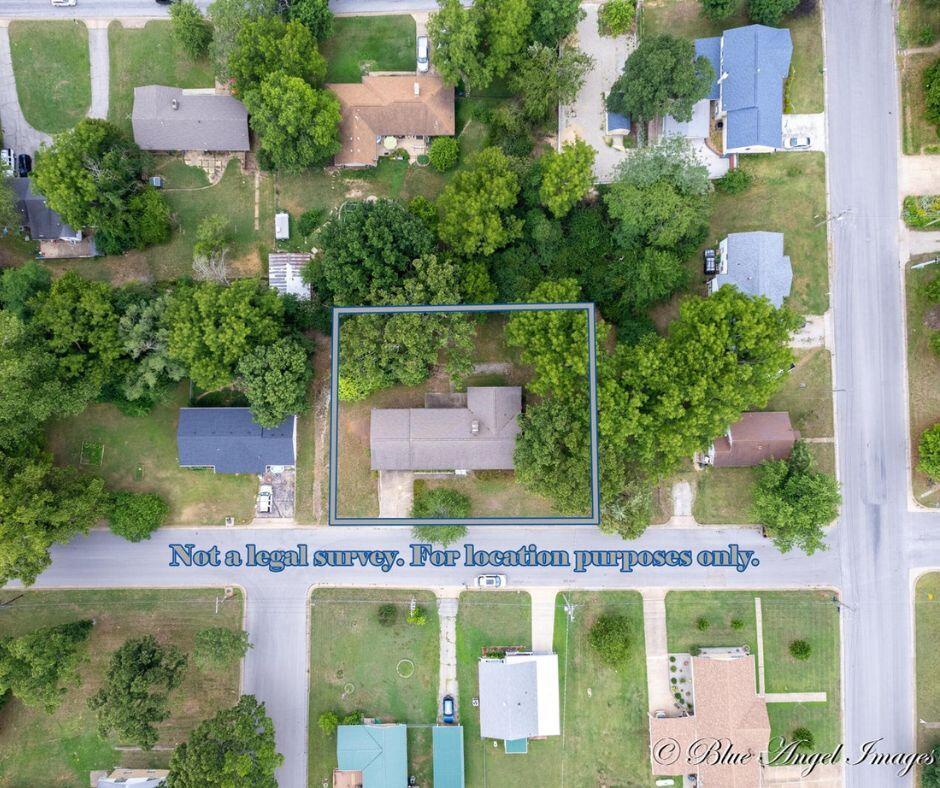 1402 W First Street