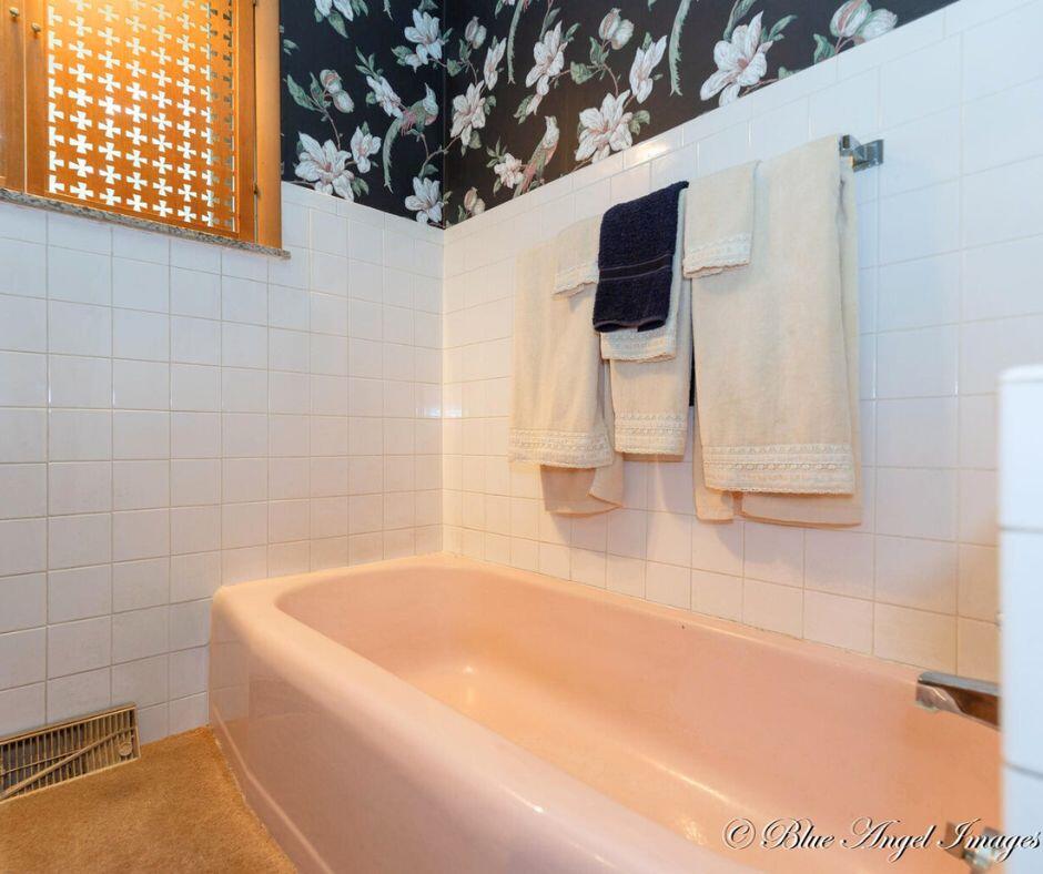 1402 W First Street