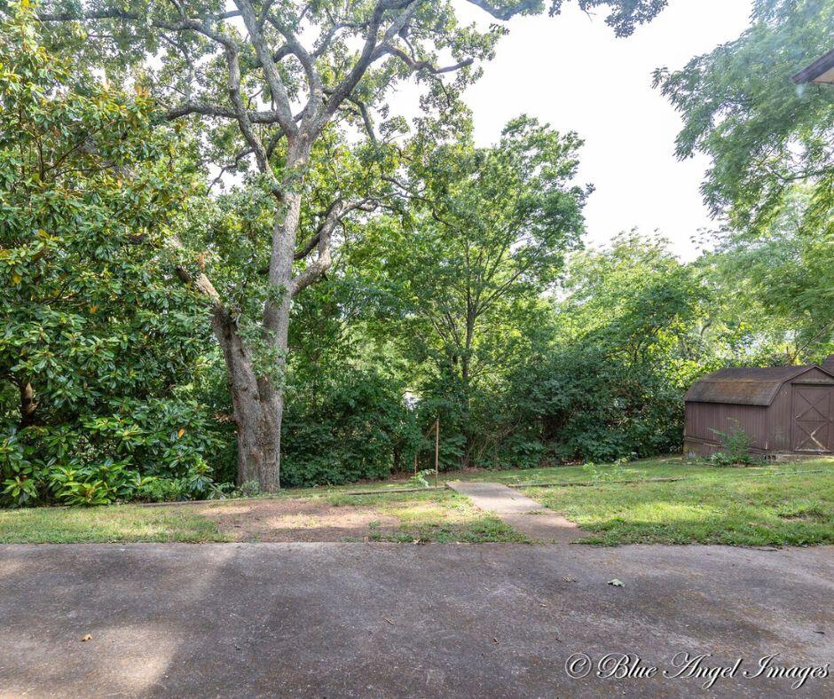 1402 W First Street