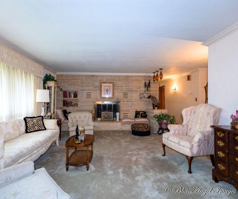 1402 W First Street