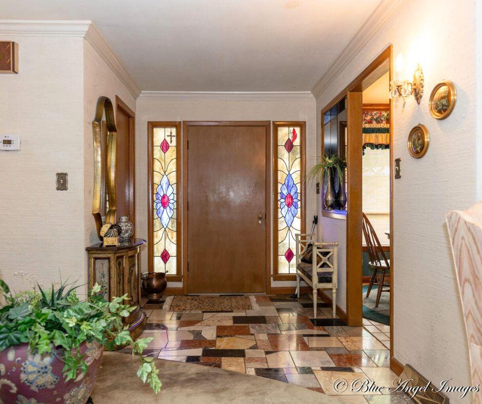 1402 W First Street