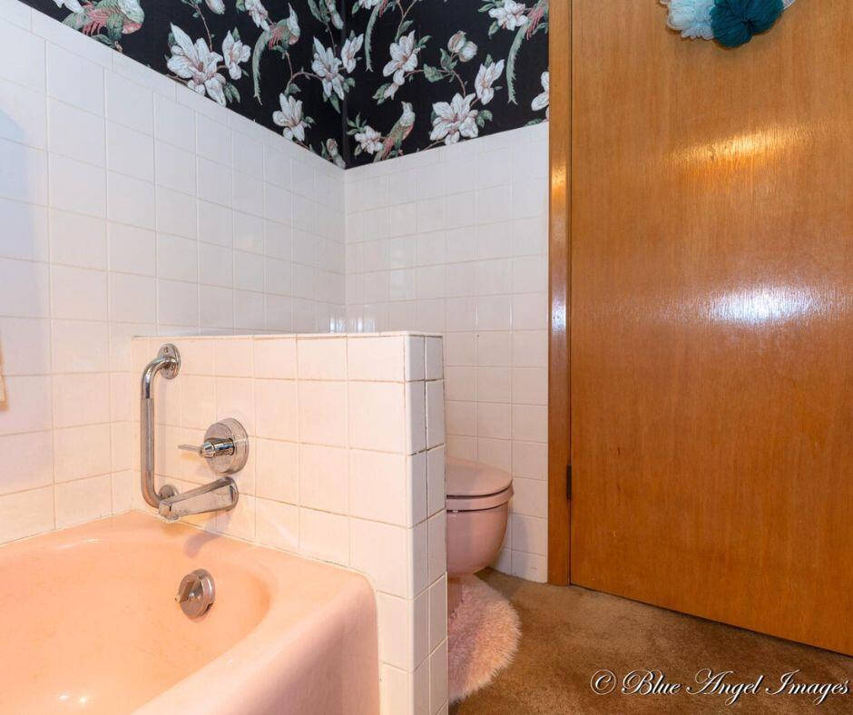 1402 W First Street