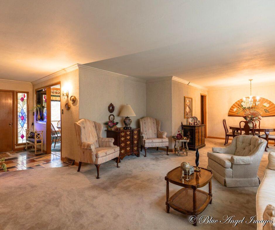 1402 W First Street